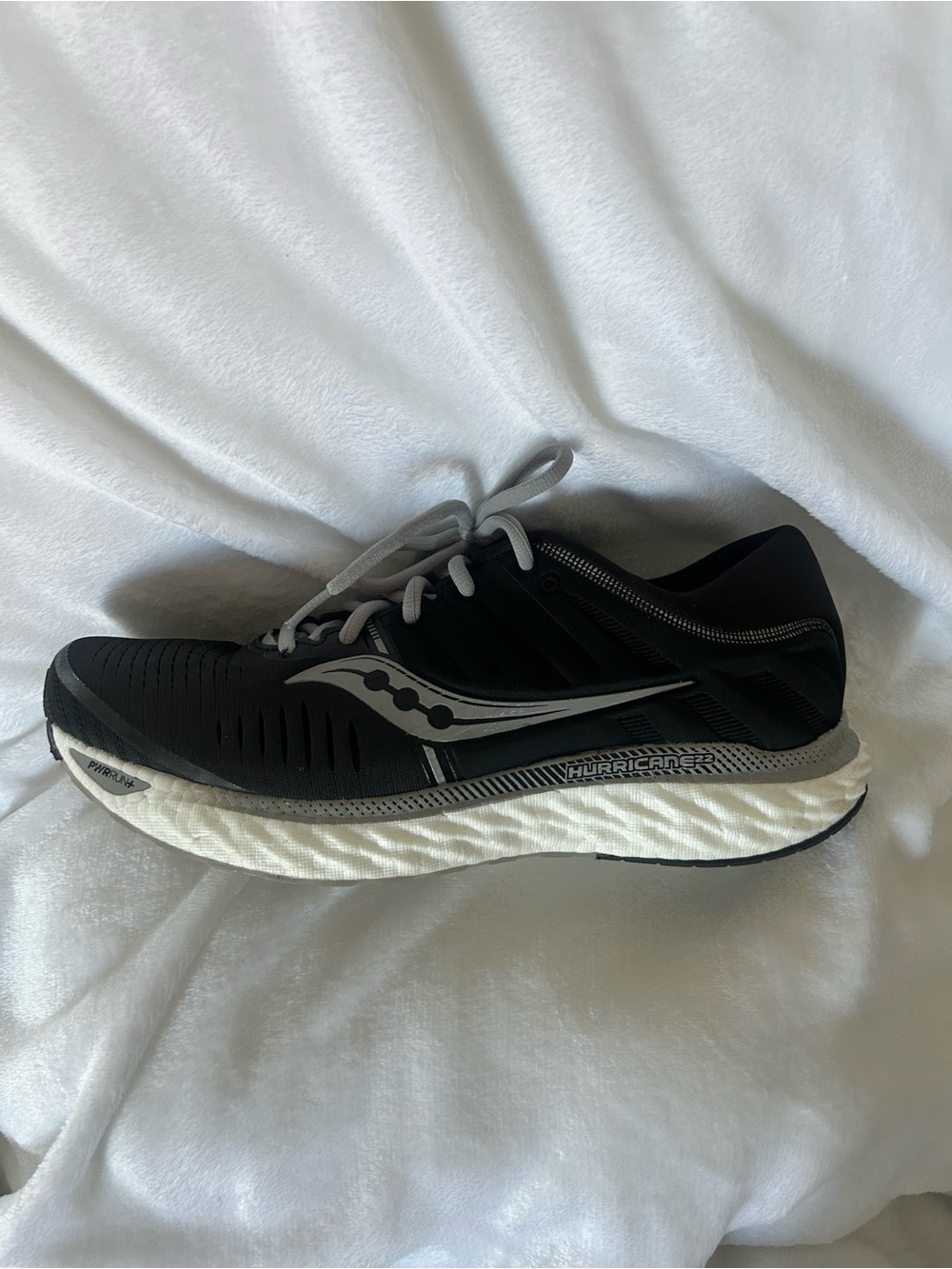 Saucony Men’s Black and White Hurricane 22 Running Shoe
